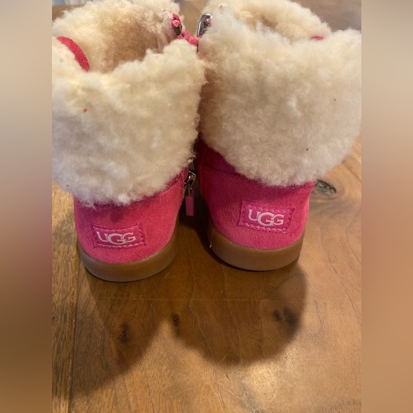 UGG Unisex-Child Ramona Boot - Picture 4 of 5